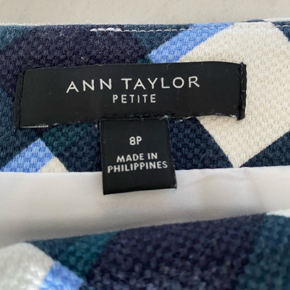 Ann Taylor cream & blue pencil skirt - Picture 2 of 9